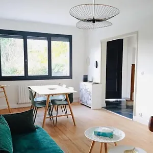 Agreable Maison De Avec Terrasse Au Calme Hébergement de vacances